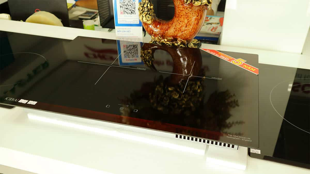 Bếp từ CDA HN6542 nhỏ gọn phù hợp với căn bếp hiện đại