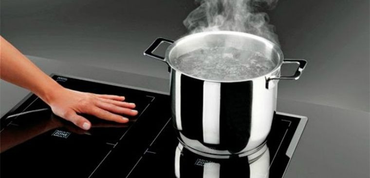 Bếp từ công suất thấp 1000W phù hợp cho các món lẩu gia đình