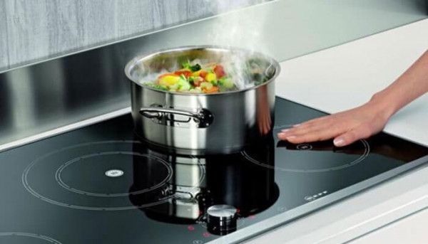 Đặt nồi đúng vị trí