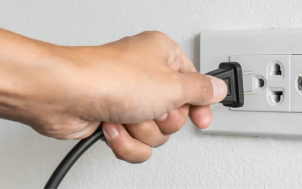 Điện áp không ổn định gây ảnh hưởng đến bếp từ