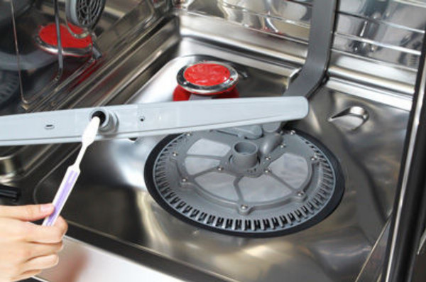 7 nguyên nhân và 4 cách xử lý khi máy rửa chén có mùi tanh hôi
