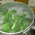 7 mẹo vặt nhà bếp hữu ích dành cho bà nội trợ đảm đang