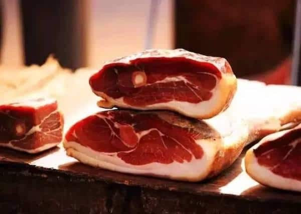 Hương vị cổ xưa từ thịt đùi heo muối khô Trung Hoa