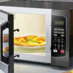 Lò vi sóng có tác dụng gì? Những công dụng bạn chưa biết