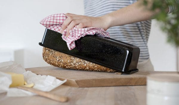 Nướng bánh giòn tan bằng khay tráng men