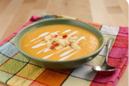 Súp bí đỏ và táo nấu sous vide