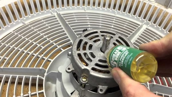 Tra dầu giúp giảm tiếng ồn của quạt