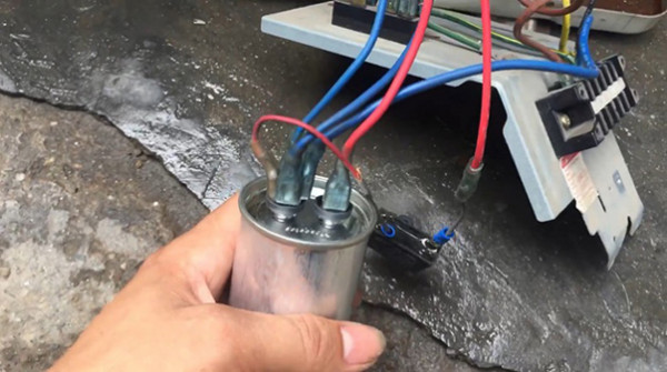 Tụ điện bị hỏng gây ảnh hưởng đến hiệu suất của quạt